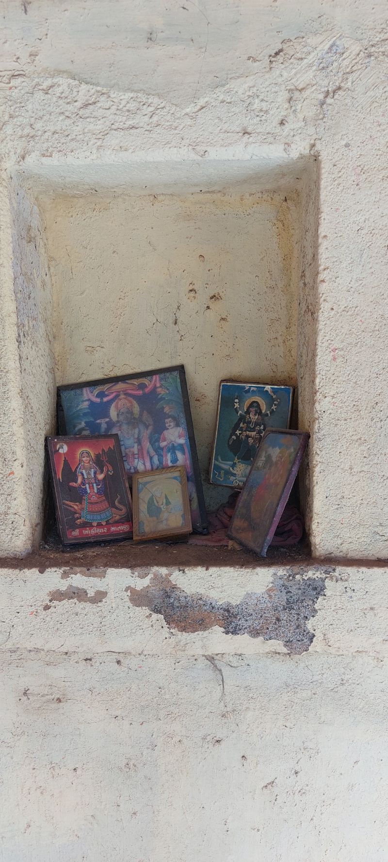 Brahmakund, Sihor, Shiva temple, some more photos and carvings