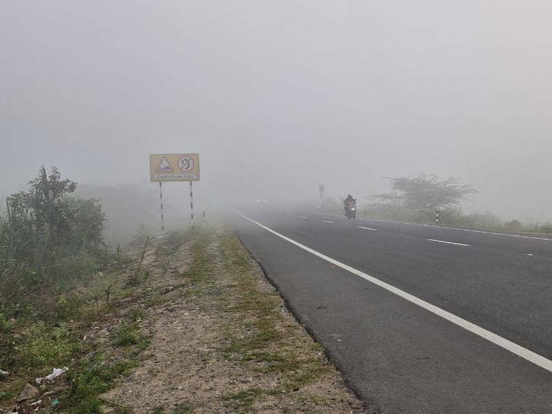 fog reducing visibility of oncoming vehicles