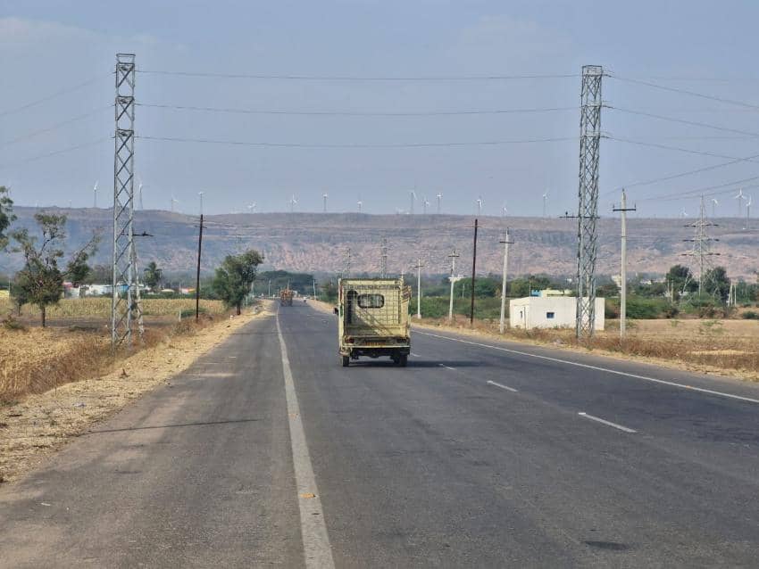 NH 52, empty road with only one truck at a distance